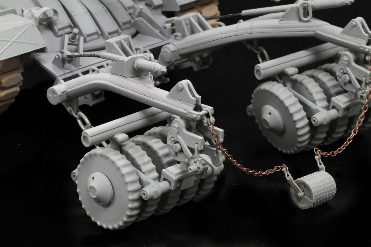 Dragon 3618 IDF Magach 5 w/ERA and Mine Roller 1/35 – image 5
