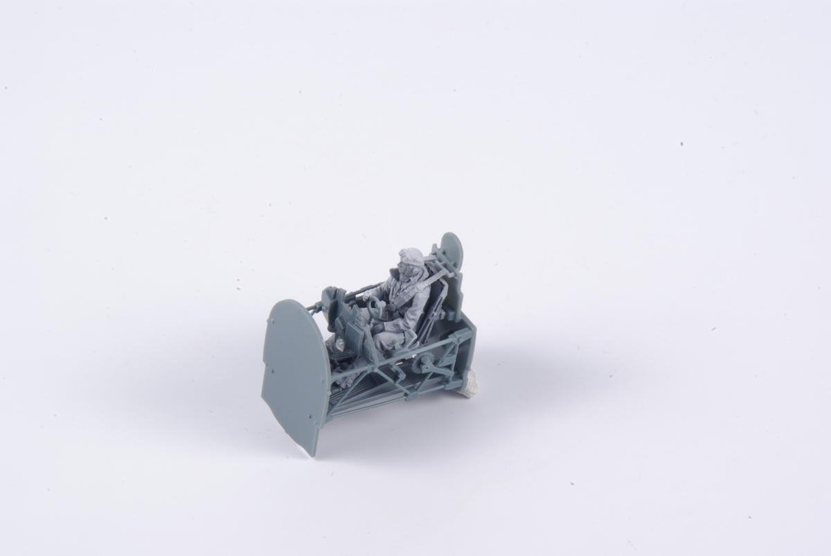 CMK F48355 Tempest Pilot (seated) 1/48 – image 2
