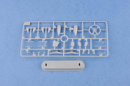 Hobby Boss 83525 Russian Navy SSN Akula Class Attack Submarine 1/350 – image 5