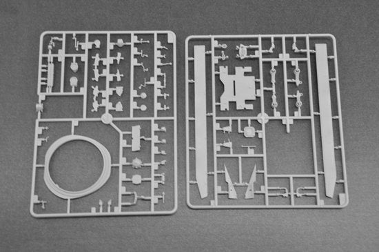 Trumpeter 05565 Russian T-80B MBT 1/35 – image 11