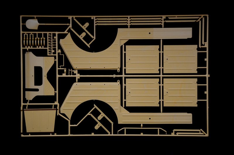 Italeri 7405 Kdf. 1 Type 82 Kübelwagen 1/9 – Bild 4