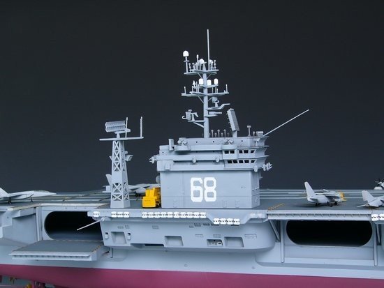 Trumpeter 05605 US CVN-68 Nimitz aircraft carrier 1975 (1/350) – image 4