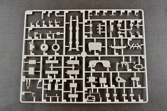 Trumpeter 09574 Soviet BTR-152K1 APC 1/35 – image 5