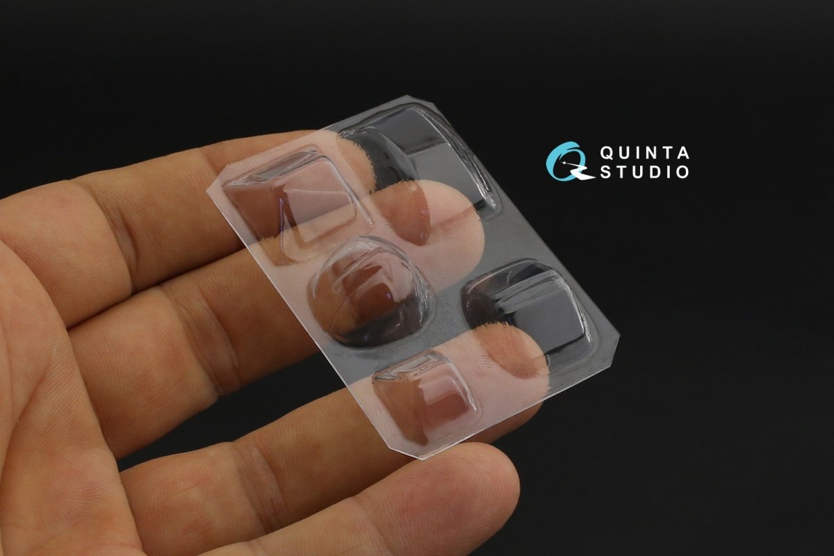 Quinta Studio QC72046 Uh-1B vacuumed clear canopy (Italeri) 1/72 – image 6