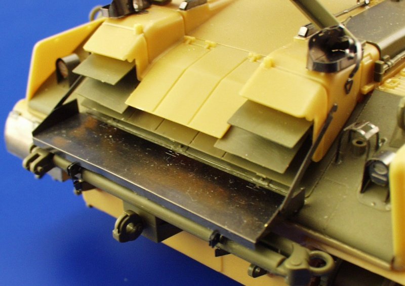 Eduard 35787 M-88 Recovery Tank AFV Club – image 4