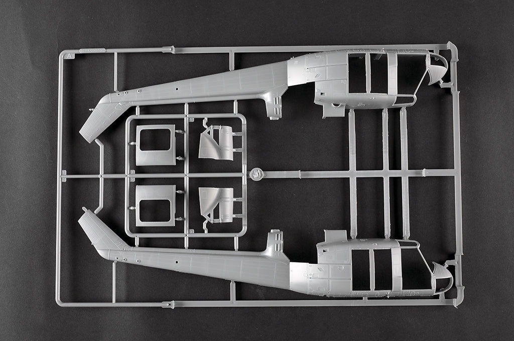 Trumpeter 05111 UH-1B Huey 1/35 – obrázek 4