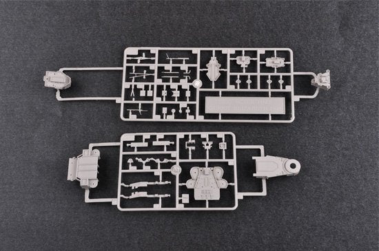Trumpeter 05794 HMS Queen Elizabeth 1941 1/700 – image 9