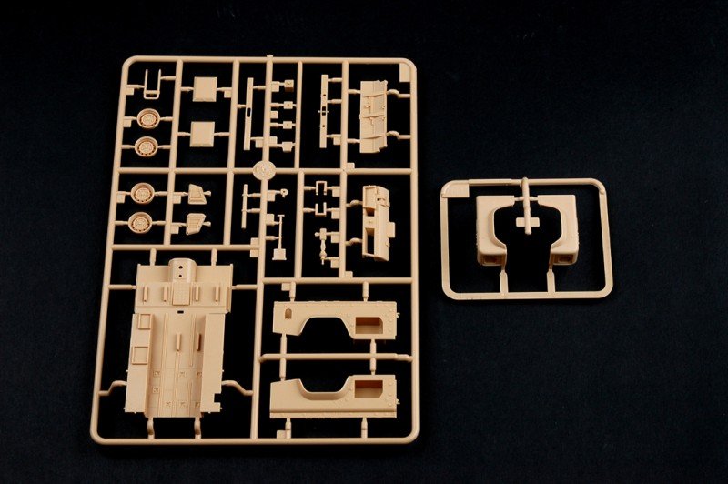 Hobby Boss 82448 Defender 110 Hardtop 1/35 – image 7