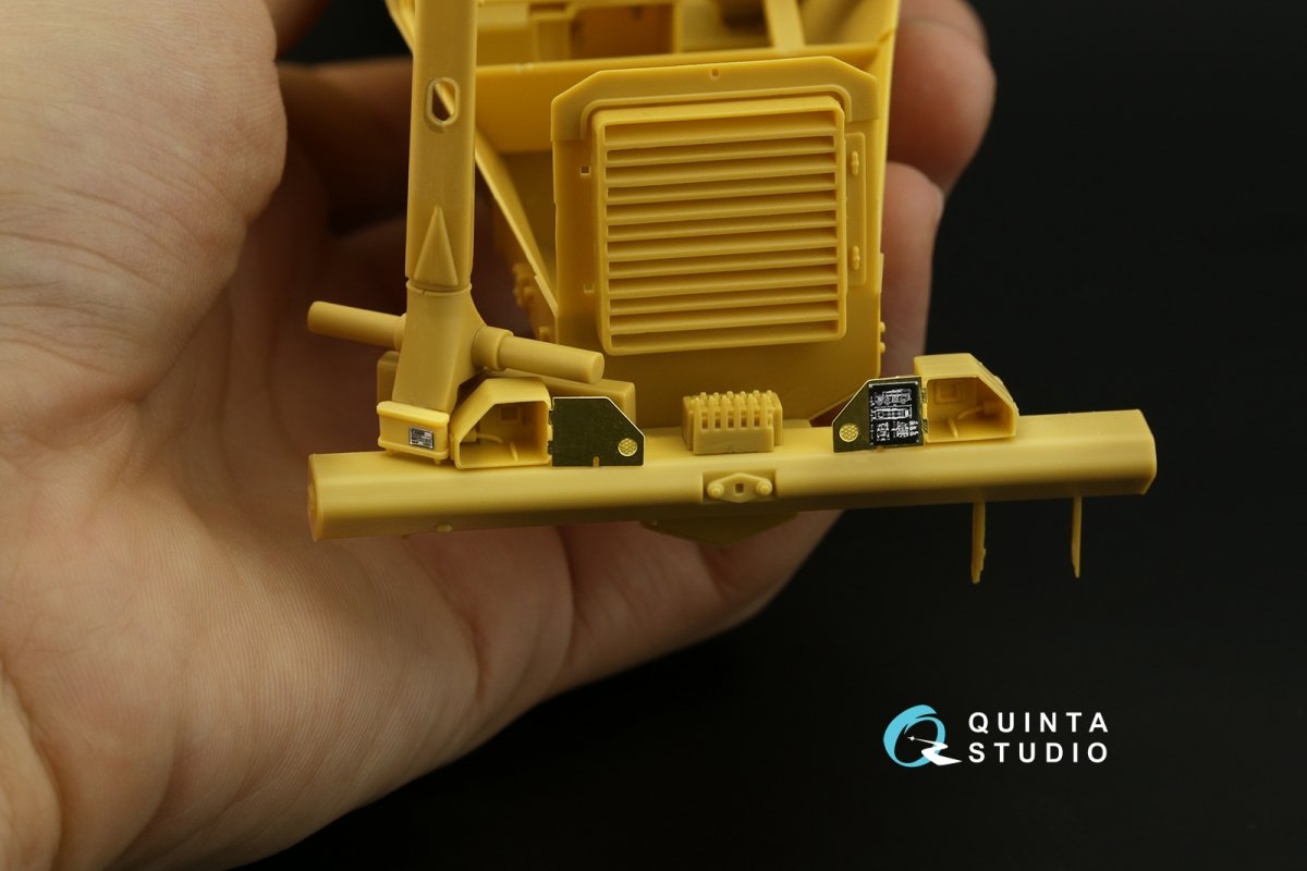 Quinta Studio QD35042 Buffalo 6x6 MPCV 3D-Printed &amp;amp; colored Interior on decal paper (Bronco) 1/35 – obrázek 10
