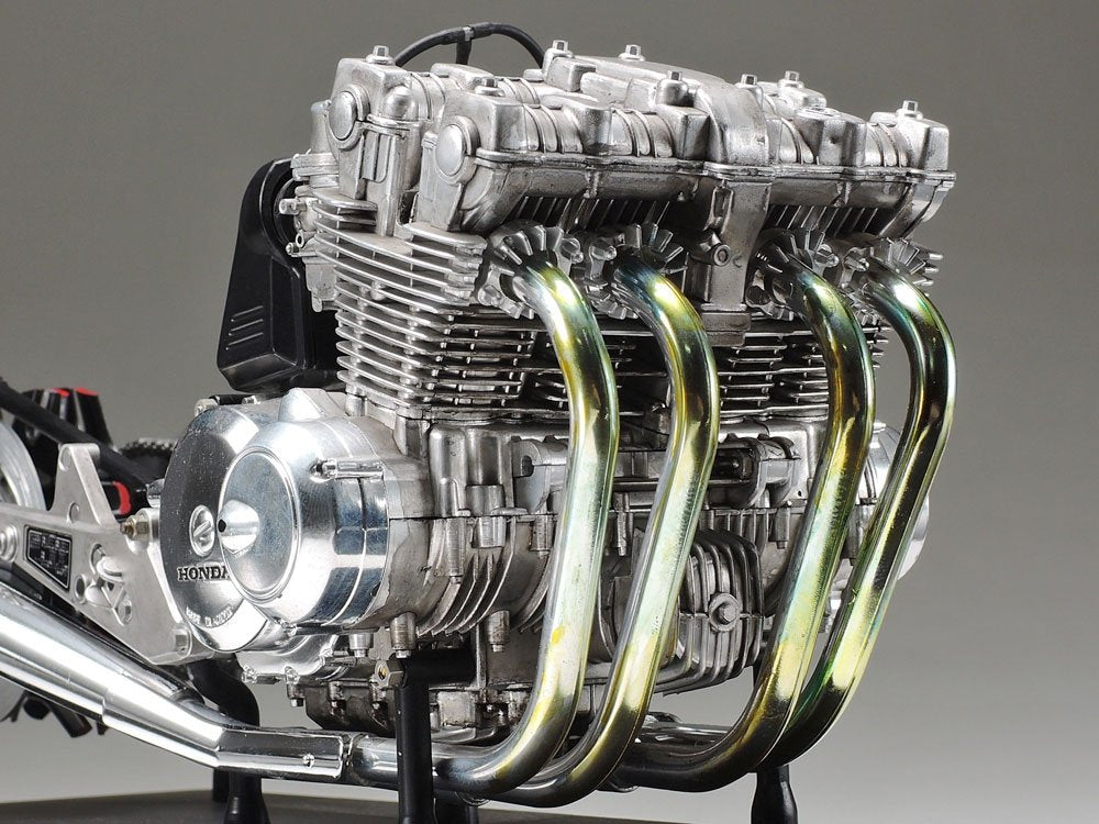 Tamiya 16023 Kawasaki Z1300 Motorcycle Engine 1/6 – image 2