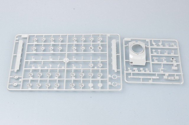 Trumpeter 07250 Italian C1 Ariete MBT 1/72 – image 7