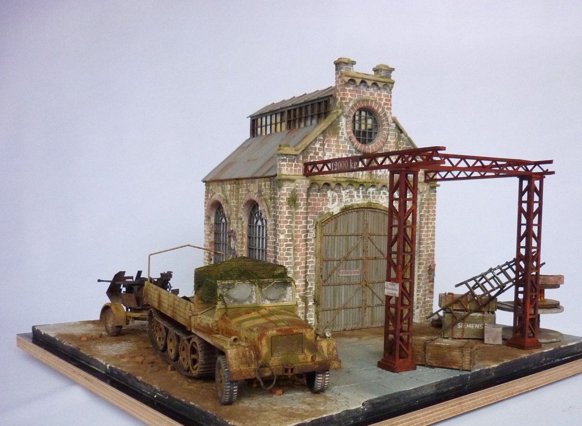 RT-Diorama 35292 Diorama-Base: &amp;quot;Railroad Shed&amp;quot; 1/35 – image 12