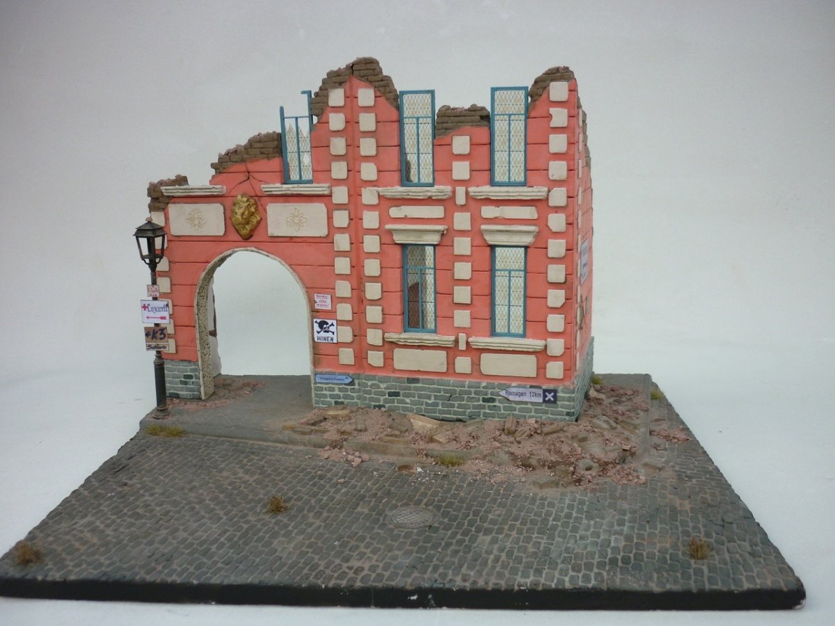 RT-Diorama 35222 Diorama-Base: &amp;quot;Bombed out Street&amp;quot; 1/35 – image 9