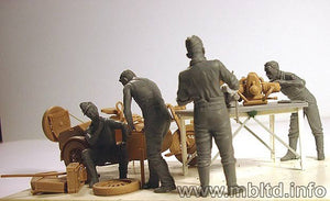 Master Box 3560 German motorcycle repair team (1/35) – image 7
