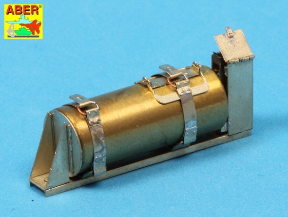 Aber 16027 Fire extinguisher with brackets used on German tanks, assault guns and other vehicles 1/16 – image 8