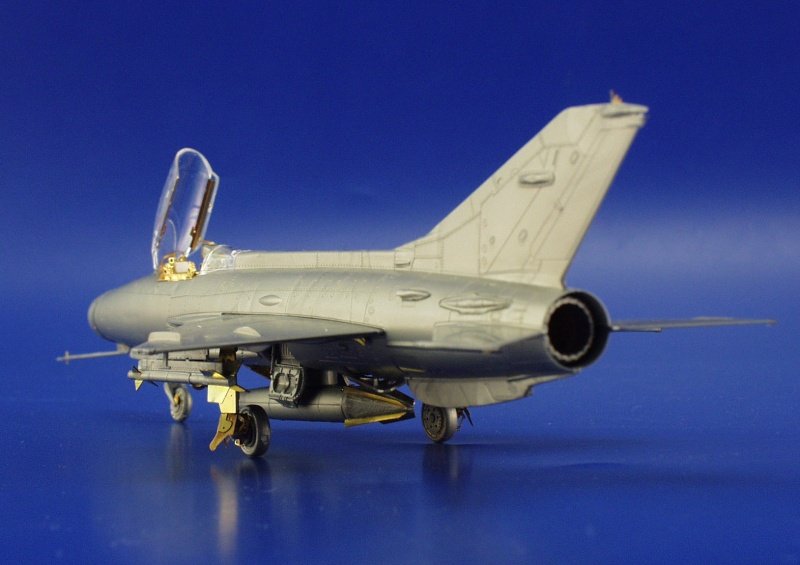 Eduard 73260 MiG-21F-13 Fishbed C 1/72 REVELL – image 5