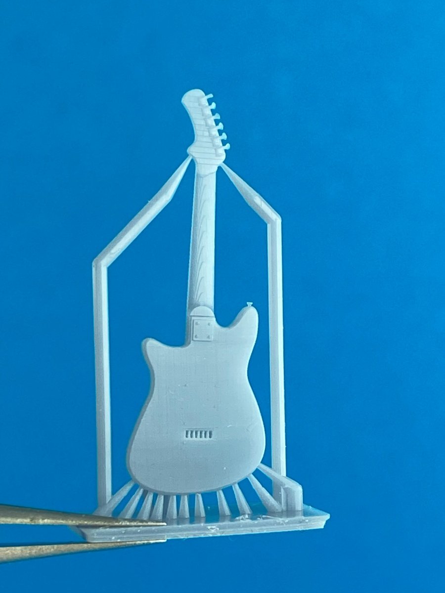Point of no Return 3523033 Electric guitar and amplifier 1/35 – image 7