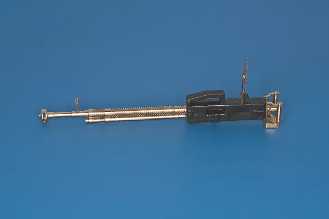 RB Model 35B122 12.7mm DSHK m. 1946 Soviet heavy machine gun 1/35