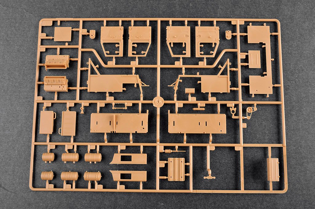 Trumpeter 01086 BAZ-6403 with ChMZAP-9990-071 trailer 1/35 – image 13