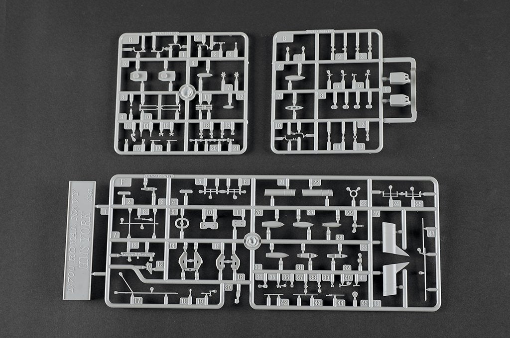 Trumpeter 06745 HMS York 1/700 – image 5