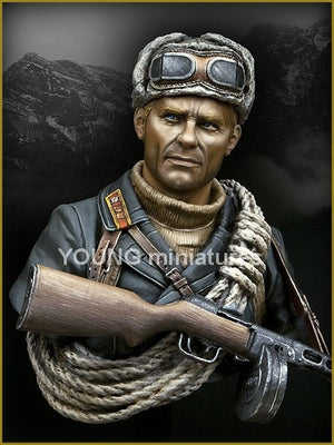 Young Miniatures YM1827 SOVIET MOUNTAINEER OFFICER 1942 1/10