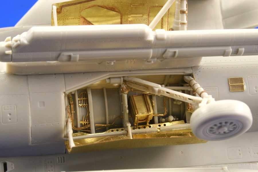 Eduard 49390 F-16CJ Block 50 undercarriage 1/48 Tamiya – image 5