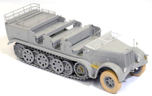 Dragon 6545 Sd.Kfz.7 8t Half-Track Early Production w/Crew 1/35 – image 5