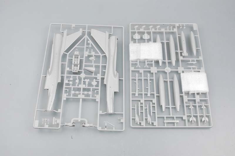 Trumpeter 01644 Chinese J-10S fighter 1/72 – image 5