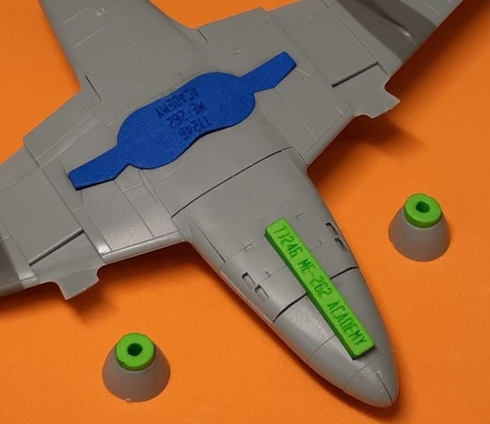 Omask 77246 Me-262 wheel bay plugs (for Academy) 1/72 – image 2