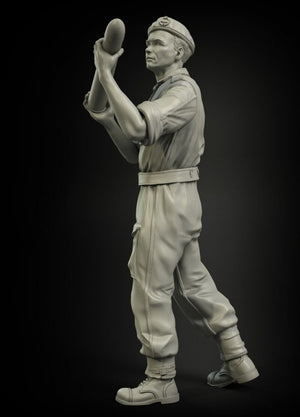 Panzer Art FI35-052 British RAC North Africa loading 75mm ammo soldier No.2 1/35 – image 3
