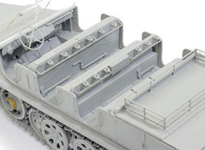 Dragon 6466 8T HALFTRACK Initial Production 1/35 – image 2