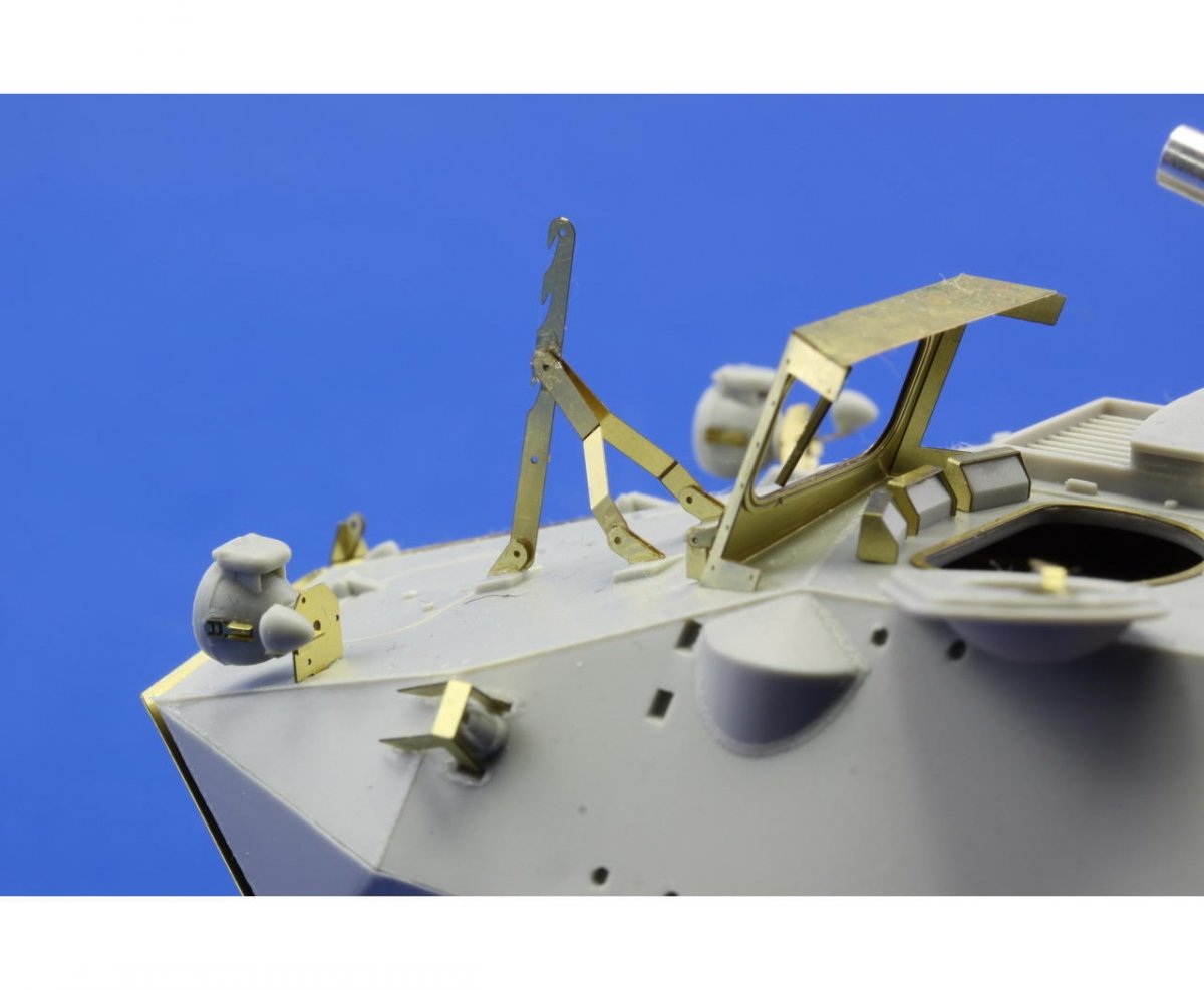 Eduard 36199 Cougar AVGP canadien 1/35 Trumpeter – image 7