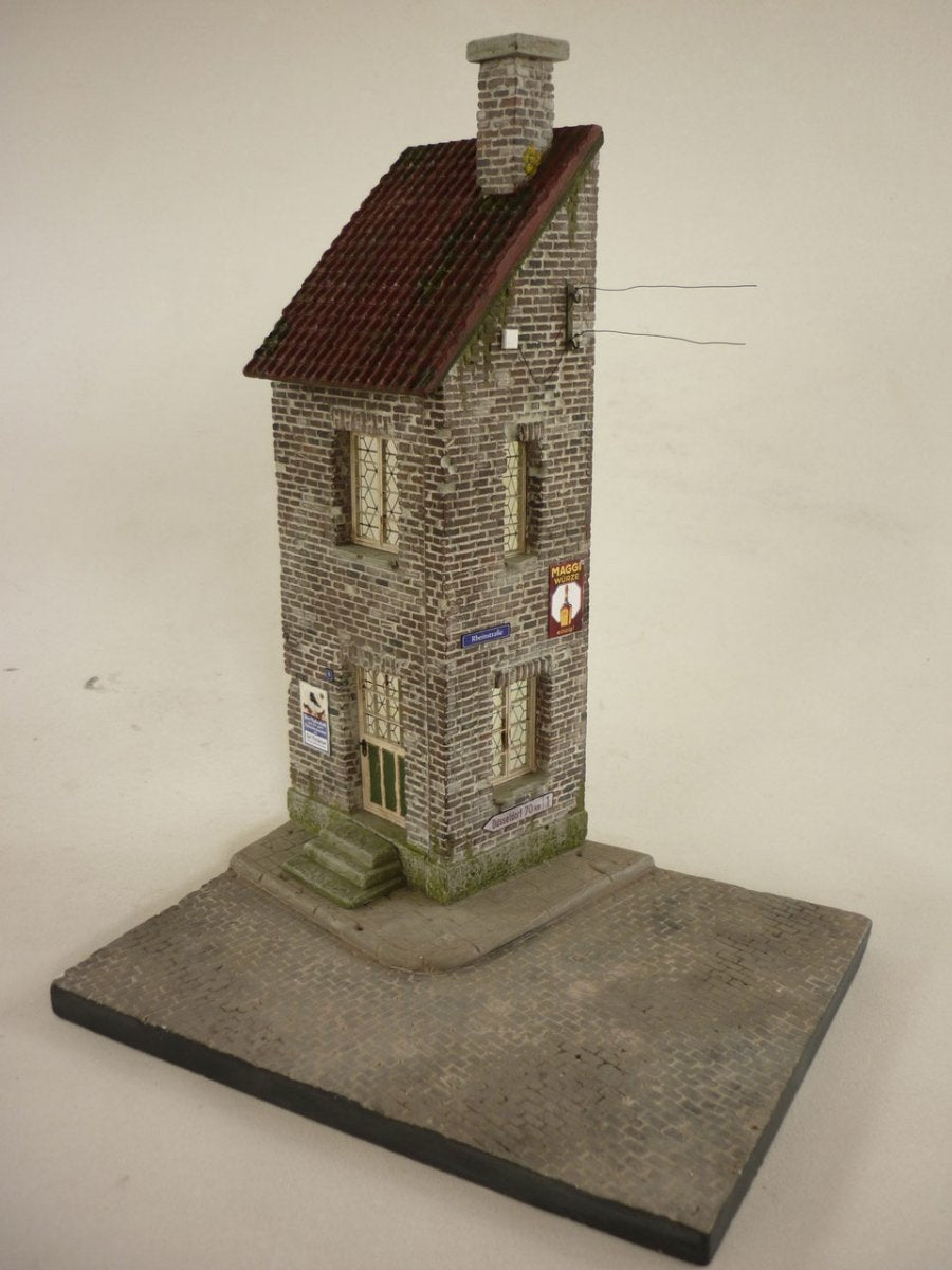 RT-Diorama 35254 Diorama-Base: European Corner Building 1/35 – image 9