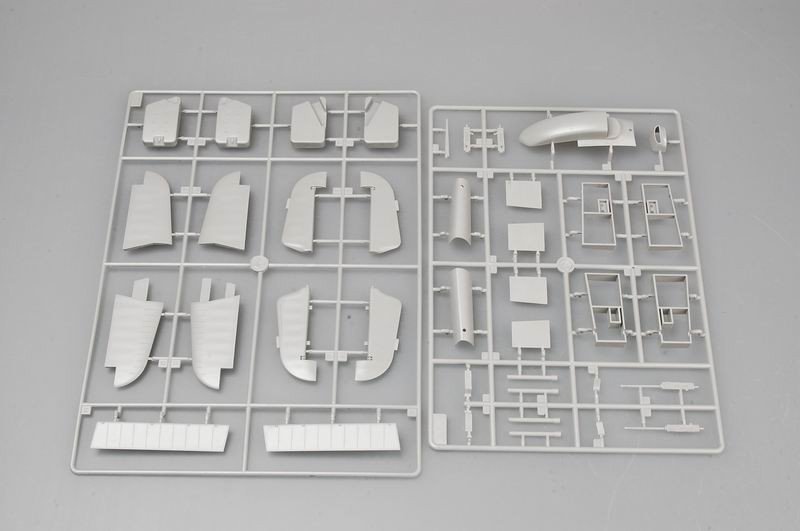 Trumpeter 02417 Hurricane Mk II D/Trop 1/24 – image 4