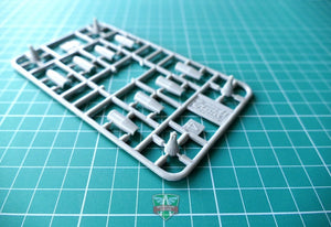 Modelsvit 72017 Sukhoi Su-17 Early version 1/72 – image 3