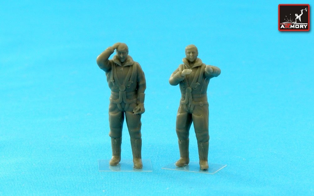 Armory Models F7224a RAF WWII crewmen in high altitude outfit – “Flight Stories” 1/72 – obrázek 3