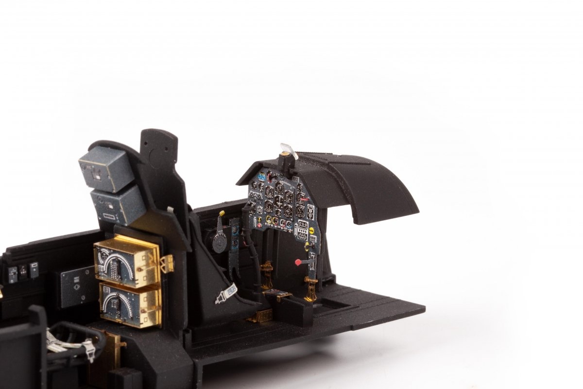 Eduard 33333 Ju 87G-1/2 BORDER MODEL 1/35 – immagine 2
