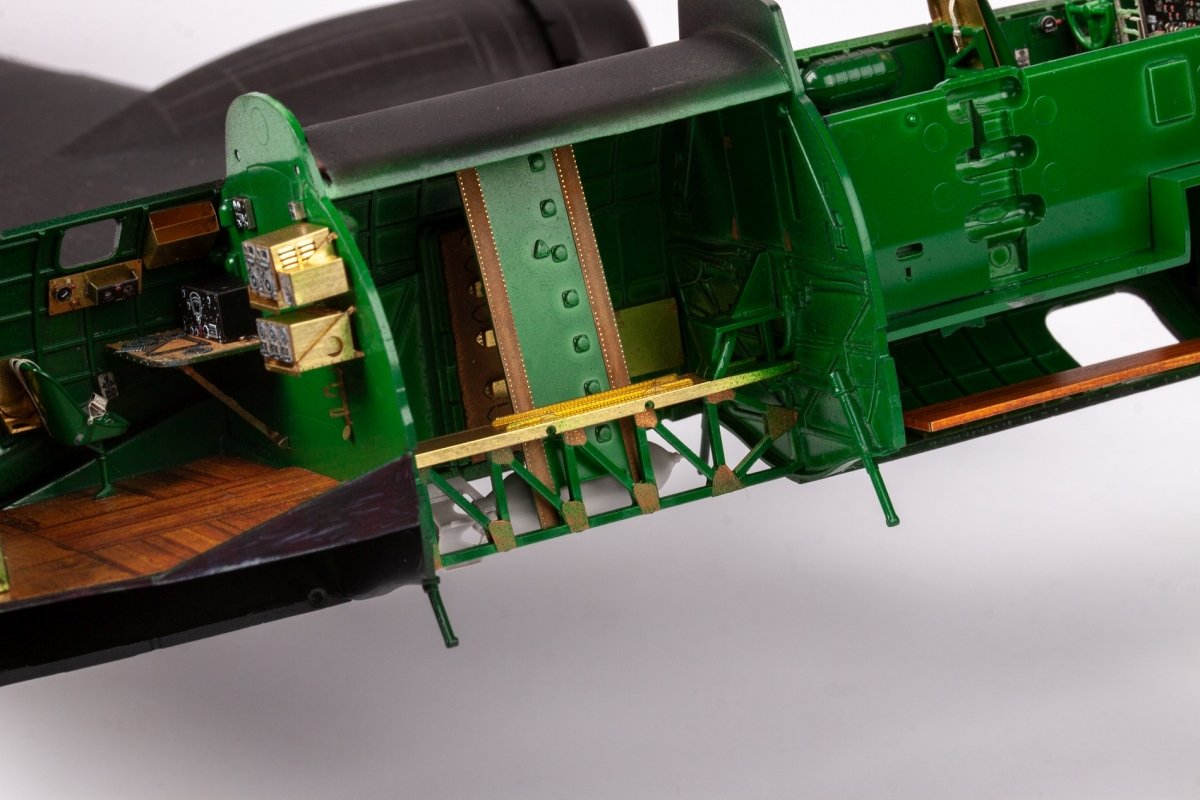 Eduard 491184 B-17F bomb bay HKM 1/48 – image 5