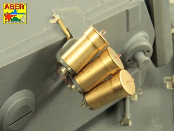 Aber 16026 Smoke grenade launchers for German vehicles such as: Tiger I, Panther D, Puma, Luchs, Stug IIIG 1/16 – image 15