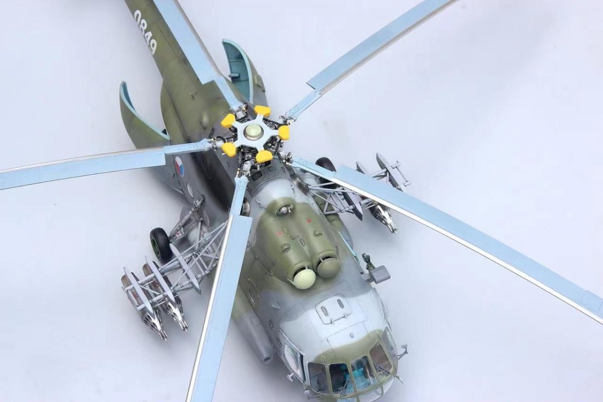 AMK 88010 Mi-17 Hip Early 1/48 – obrázek 17