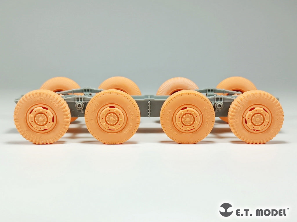 ET Model P35-104 WWII German Sd.Kfz.234 Small Diameter Weighted Wheels Type.4 1/35 – image 6