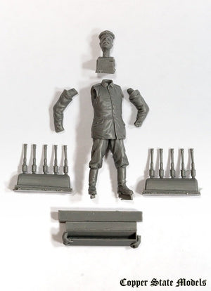 Copper State Models F32-004 German aerodrome personnel with grenades crate 1/32 – Bild 6