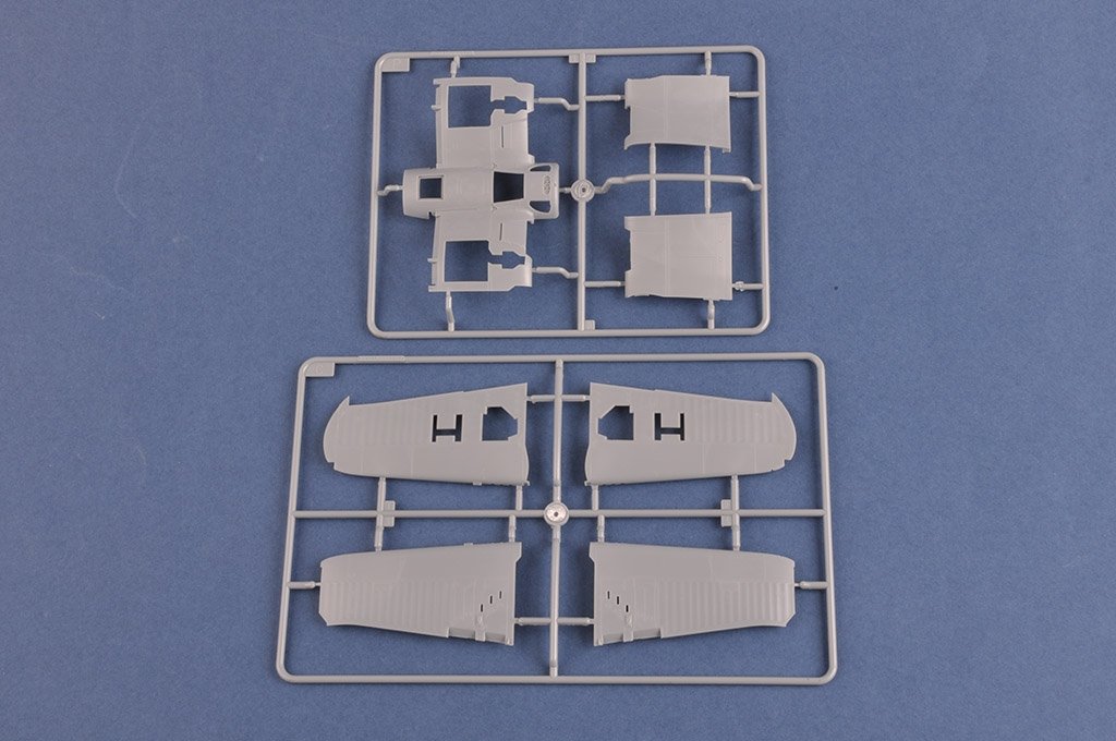 Hobby Boss 80384 F4U-1D Corsair 1/48 – image 4