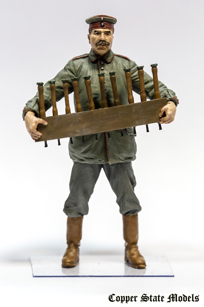Copper State Models F32-004 German aerodrome personnel with grenades crate 1/32 – Bild 2
