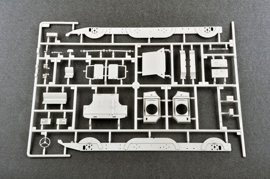 Trumpeter 01025 Russian 9P113 TEL w/9M21 Rocket of 9K52 Luna-M Short-range artillery 1/35 – image 15