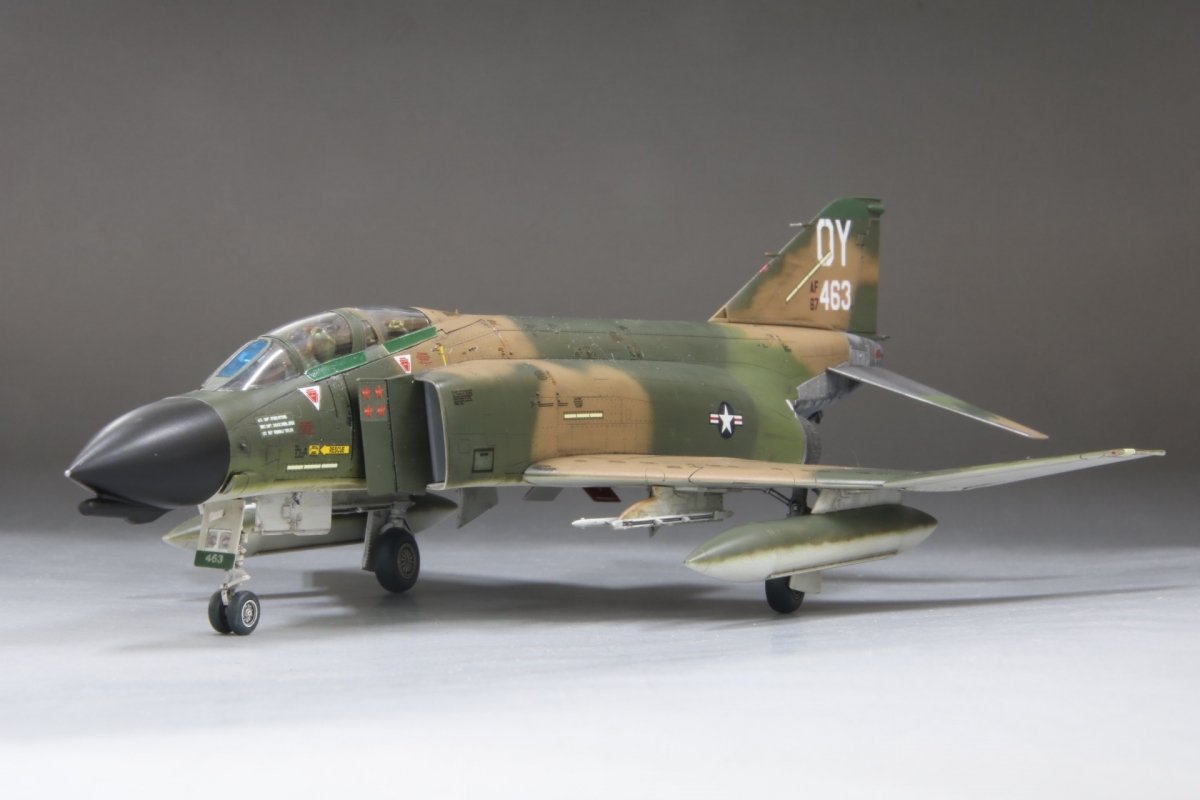 Fine Molds FP47S US AIR FORCE F-4D Jet Fighter The First MiG Ace 1/72 – obrázek 8