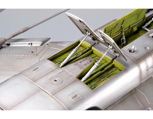 Trumpeter 02232 North American F-100D Fighter 1/32 – image 4
