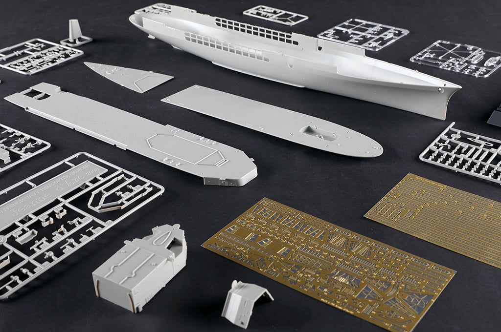 Trumpeter 05635 French Navy Helicopter Cruiser Jeanne dArc 2008 1/350 – image 3