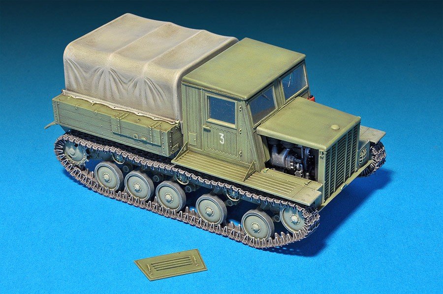 Miniart 35052 Soviet Artillery Tractor Ya-12 Early Production 1/35 – image 4