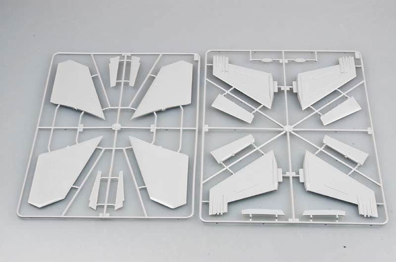 Trumpeter 03204 McDonnell Douglas F/A 18 E Hornet 1/32 – immagine 2